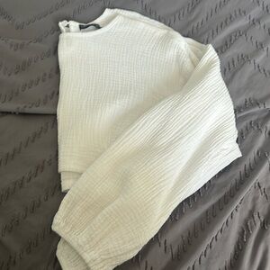 white long sleeve crop top